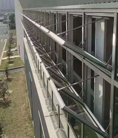 電動排煙窗案例.jpg